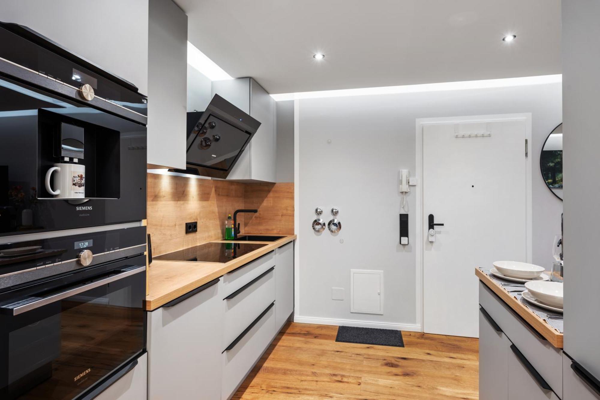 Edler Wohnraum Noble Stadtoase Mit Boxspringbett, Kaffeevollautomat, Lift & Parkplatz Хемніц Екстер'єр фото